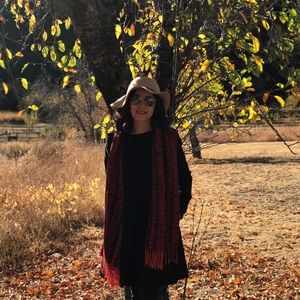 Meet your Posher, Julia